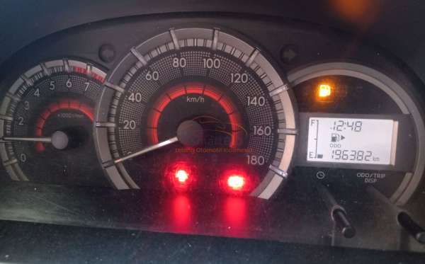 TOYOTA AVANZA