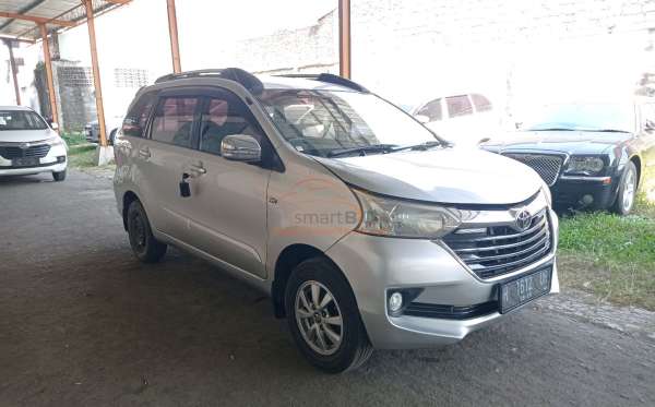 TOYOTA AVANZA