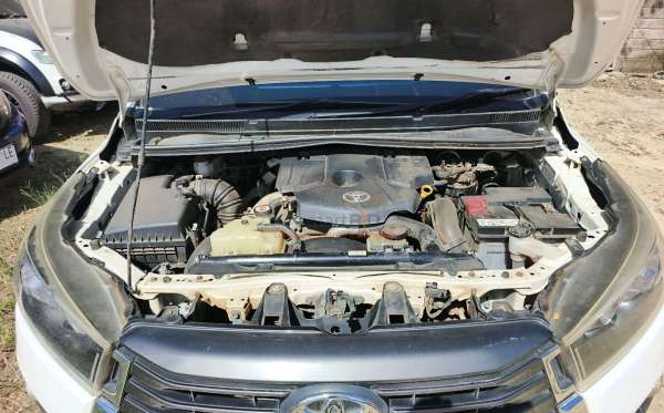 TOYOTA INNOVA 2.4 G