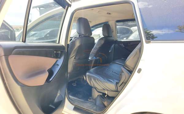 TOYOTA INNOVA 2.4 G