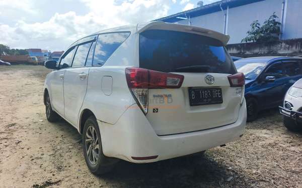TOYOTA INNOVA 2.4 G