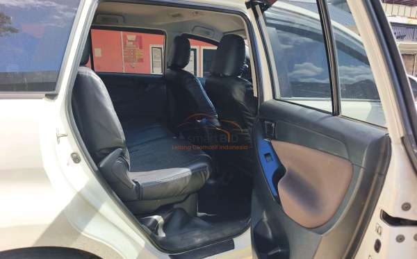 TOYOTA INNOVA 2.4 G