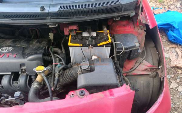 TOYOTA YARIS
