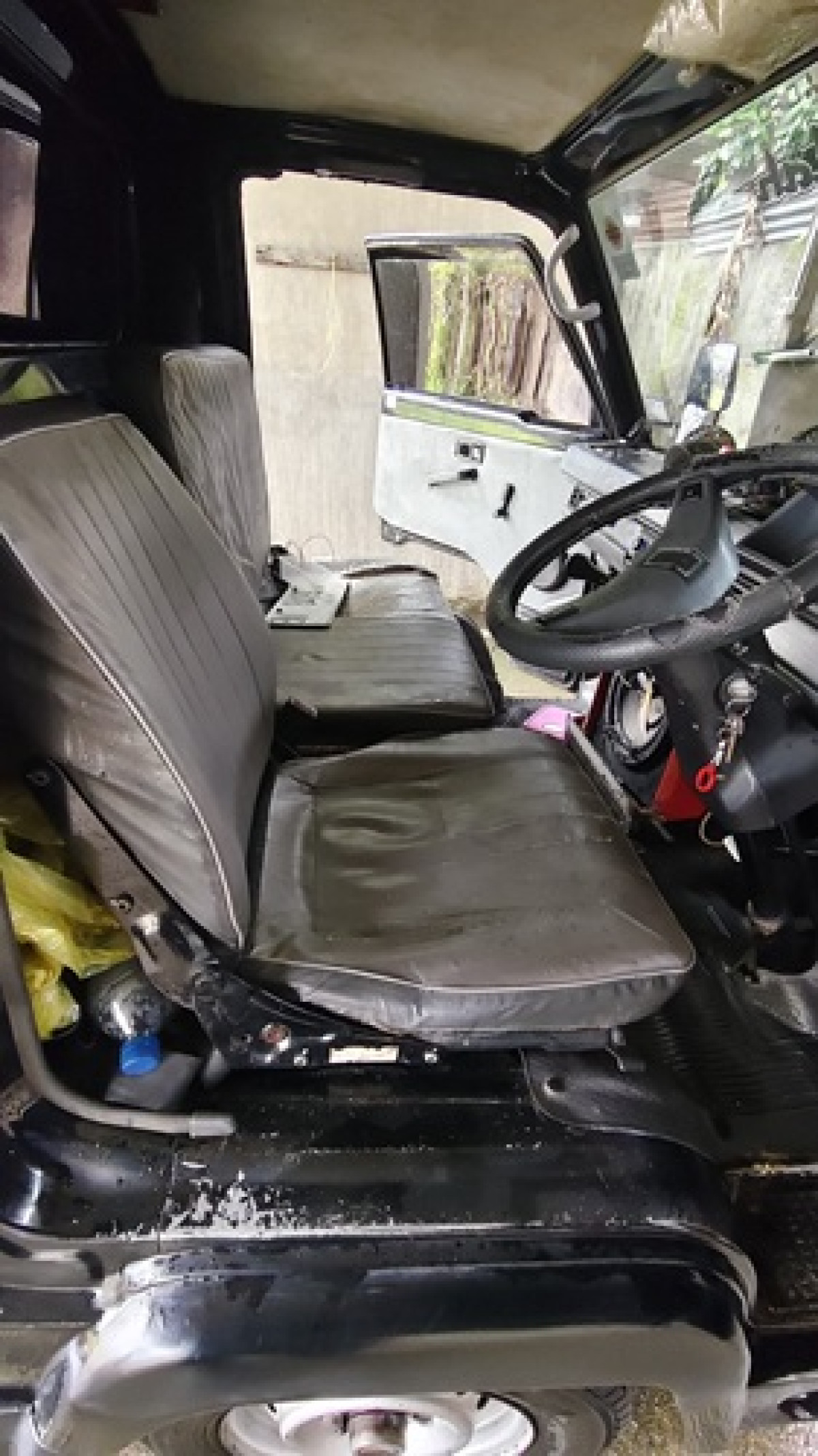 MITSUBISHI L 300
