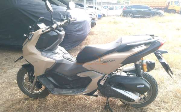 HONDA  ADV
