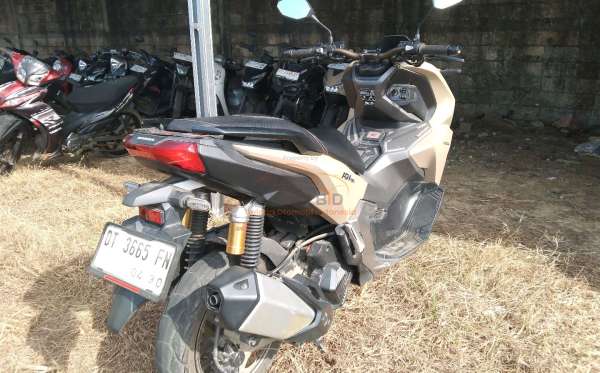 HONDA  ADV