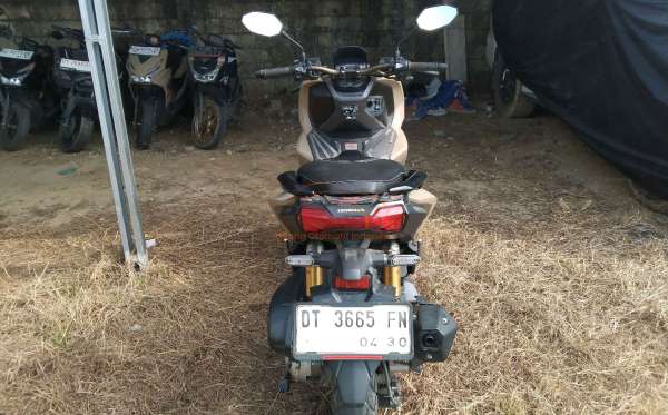 HONDA  ADV