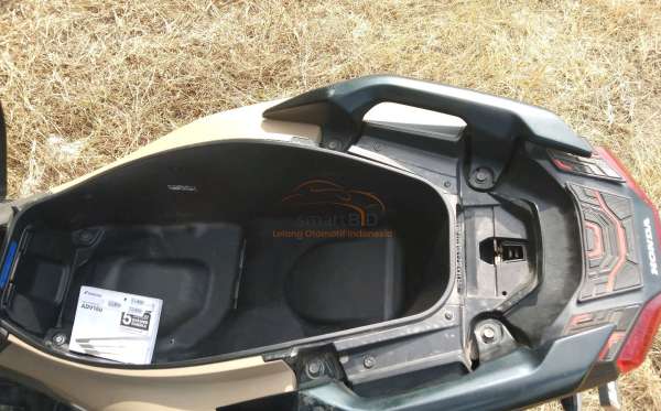 HONDA  ADV