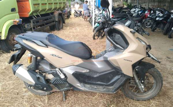 HONDA  ADV