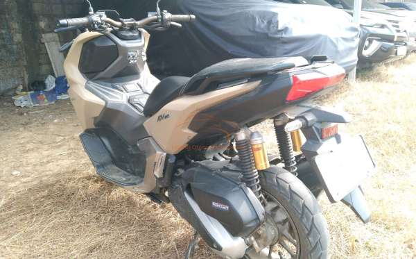 HONDA  ADV