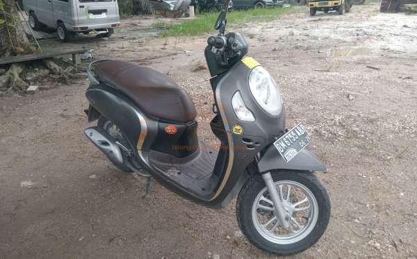 HONDA SCOOPY CW