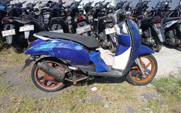 HONDA SCOOPY CW