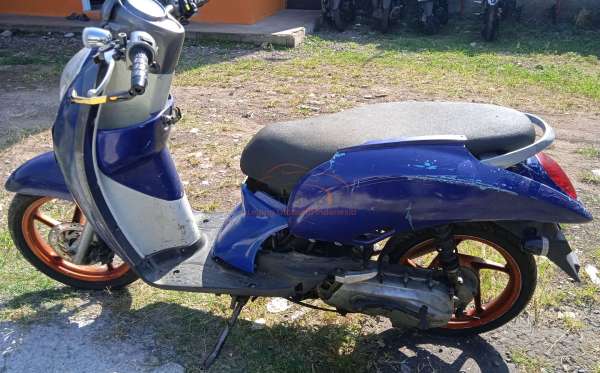 HONDA SCOOPY CW