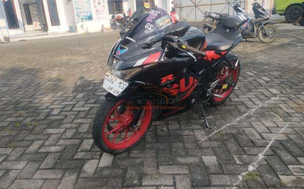 SUZUKI GSX R 150