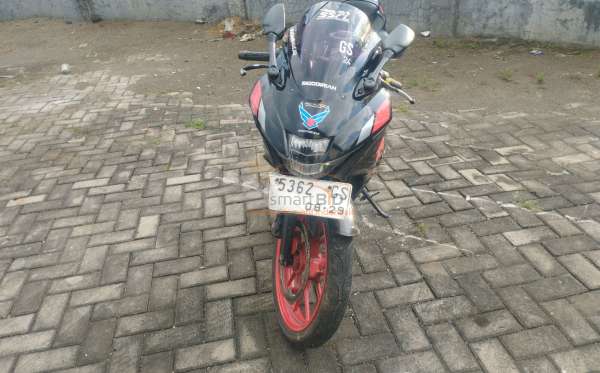 SUZUKI GSX R 150