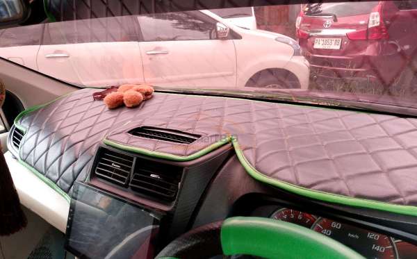 TOYOTA AVANZA