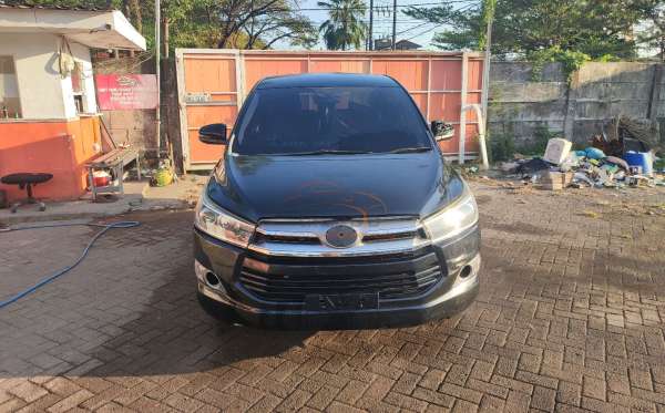 TOYOTA  INNOVA  2.0 V