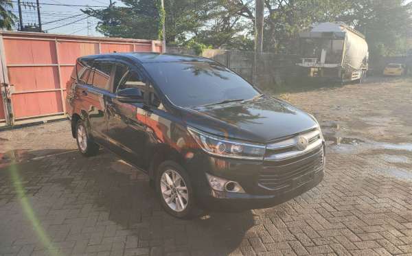 TOYOTA  INNOVA  2.0 V