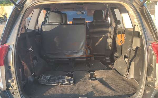 TOYOTA  INNOVA  2.0 V
