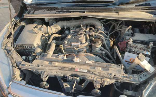 TOYOTA  INNOVA  2.0 V
