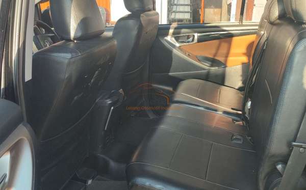 TOYOTA  INNOVA  2.0 V