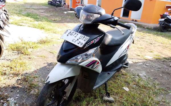 YAMAHA MIO J