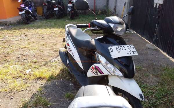 YAMAHA MIO J