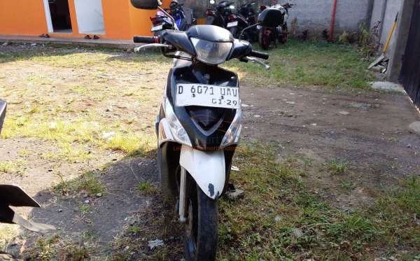 YAMAHA MIO J