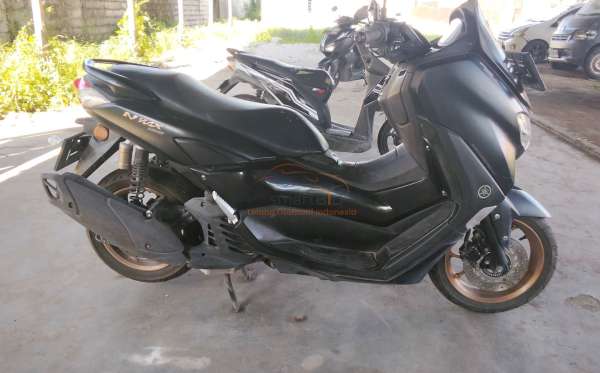 YAMAHA NMAX