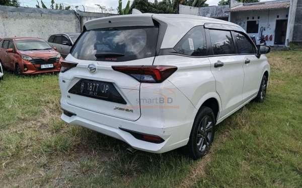 DAIHATSU XENIA R