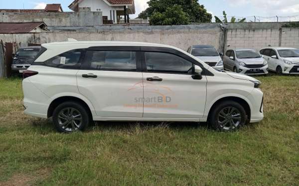 DAIHATSU XENIA R