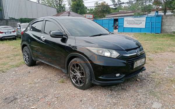 HONDA HRV RU1 1.5 S