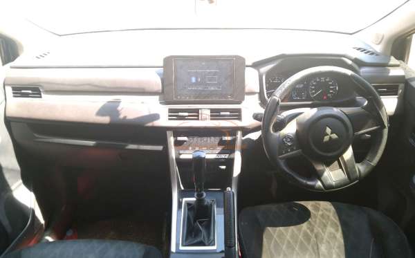 MITSUBISHI  XPANDER  SPORT