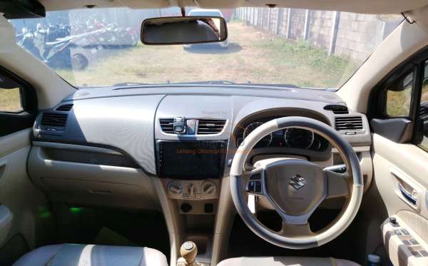 SUZUKI  ERTIGA  SDX