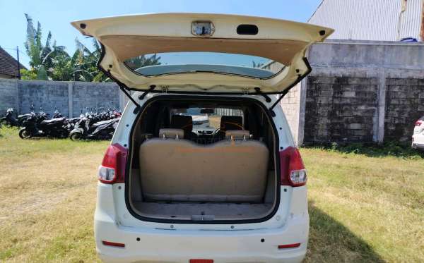 SUZUKI  ERTIGA  SDX