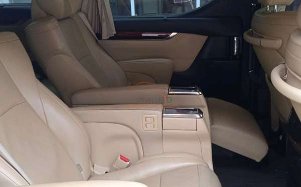 TOYOTA ALPHARD 2.5 G