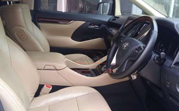 TOYOTA ALPHARD 2.5 G