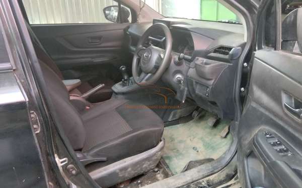 TOYOTA AVANZA
