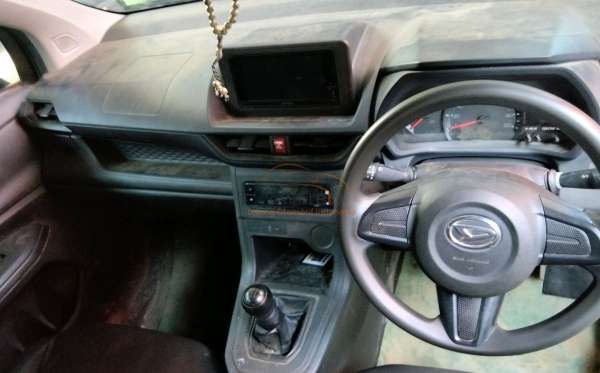 TOYOTA AVANZA