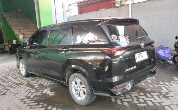 TOYOTA AVANZA