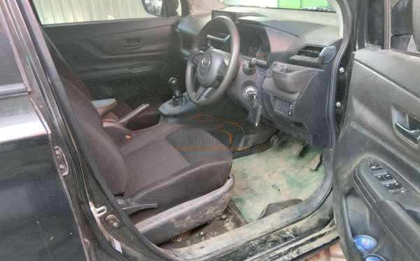 TOYOTA AVANZA