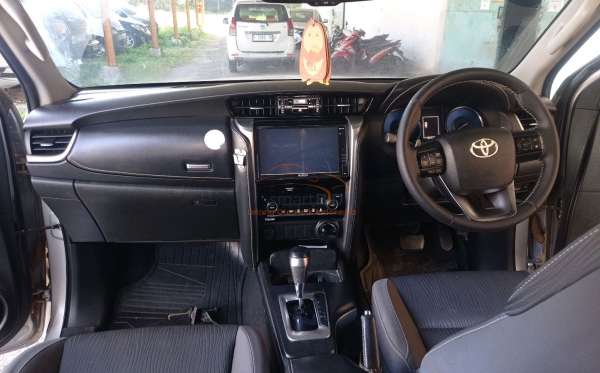 TOYOTA  FORTUNER  G 2.4