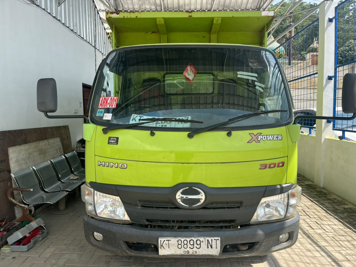 HINO  XZU349R