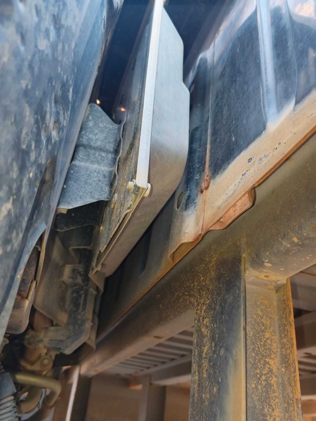 MITSUBISHI  L 300 L300 PU FB-R (4X2)