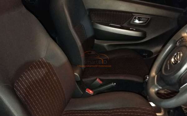 DAIHATSU AYLA 1.2R