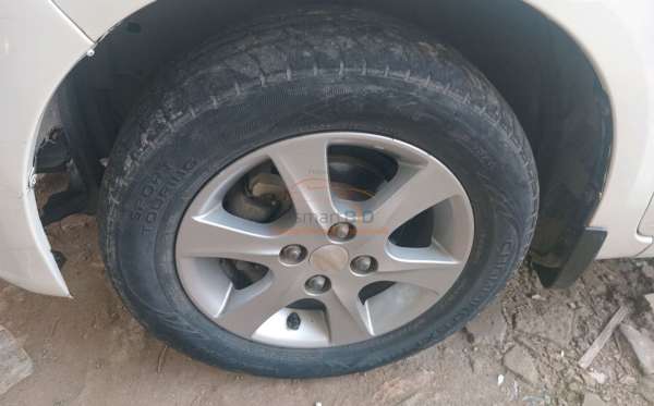 DAIHATSU SIRION