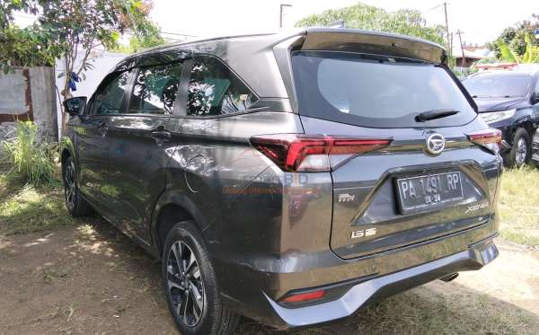 DAIHATSU XENIA