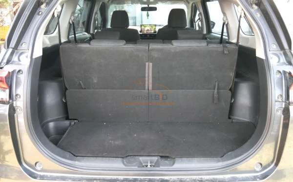DAIHATSU XENIA