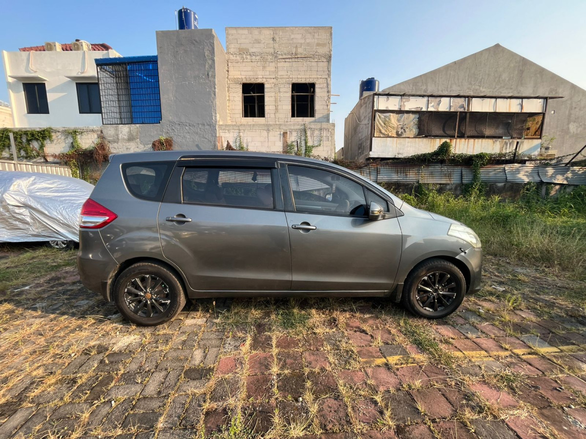 SUZUKI ERTIGA