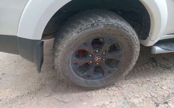 MITSUBISHI  PAJERO  SPORT 2.5HP-E